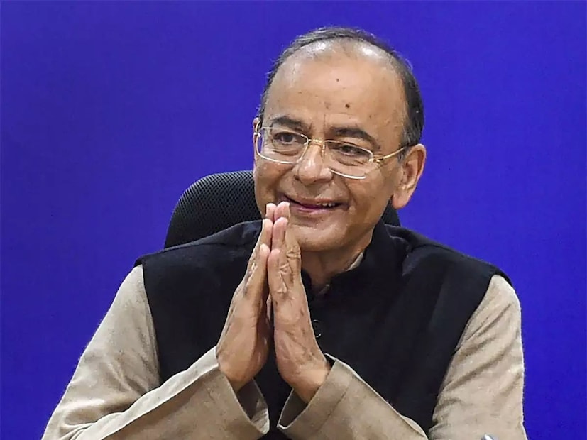 আসলে ফেব্রুয়ারির শেষ দিনে বাজেট পেশের রীতি চলে আসছিল ব্রিটিশ আমল থেকে। ব্রিটিশ কাল শেষ হওয়ার পরও বদলায়নি এই প্রথা। মোদি সরকার সেই প্রথাই ভেঙে দেয়।