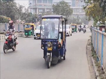 নিউটাউনে টোটোর স্প্রিং পেঁচিয়ে খুন-ধর্ষণ, ধৃত সৌমিত্র আসলে কেমন? মায়ের বক্তব্যে তোলপাড় নিউটাউনে টোটোর স্প্রিং পেঁচিয়ে খুন-ধর্ষণ, ধৃত সৌমিত্র আসলে কেমন? মায়ের বক্তব্যে তোলপাড়