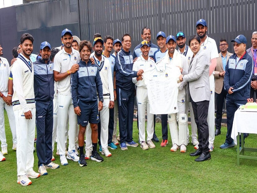 সকালের মাত্র এক সেশনেই গুঁড়িয়ে গেল পঞ্জাব দল। এক ইনিংস এবং ১৩ রানে প্রতিপক্ষকে উড়িয়ে এবারের রনজি ট্রফি অভিযান শেষ করল বাংলা দল।