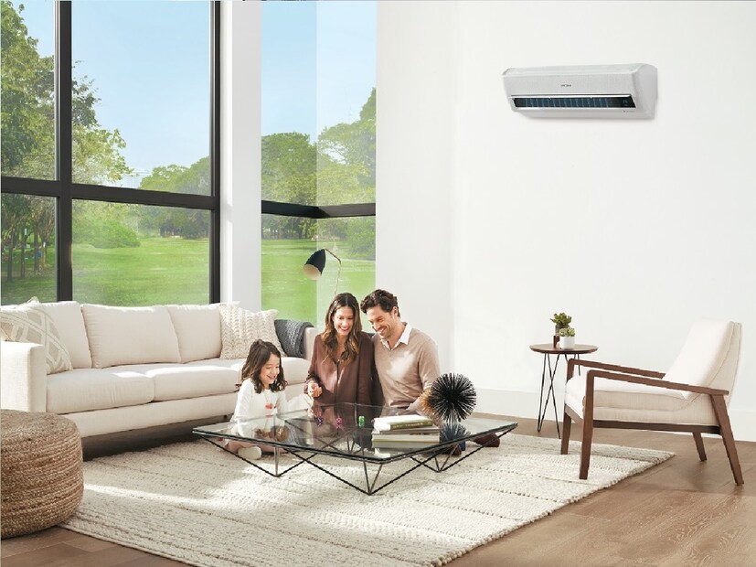 *Hitachi 1.5 Ton Class 3 Star Inverter Split AC: বিশেষ ফিচার: হাই কুলিং ক্যাপাসিটি। এর রেটিং ৪.২। সংগৃহীত ছবি। 