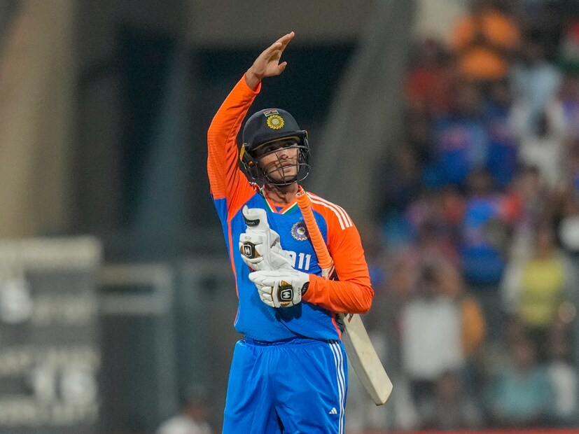 অভিষেক শর্মা নিজের ব্যক্তিগত শতরান পূরণ করেন দলের ইনিংসে ১০.১ ওভারে। যা দলীয় ইনিংসে ভারতীয়দের মধ্যে সবথেকে দ্রুত শতরান।