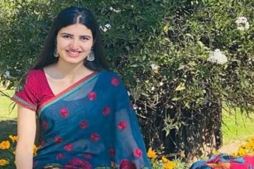 এই পরীক্ষায় সাফল্যের পর ঐশ্বর্য আরও একটি উল্লেখযোগ্য সিদ্ধান্ত নিয়েছিলেন। আইএএস অথবা আইপিএস ক্যাডারের পরিবর্তে আইএফএস-এ যাওয়ার কথা ভেবেছিলেন তিনি। বর্তমানে ঐশ্বর্য বিদেশ মন্ত্রকের একজন সিনিয়র আধিকারিক। দেশের বৈদেশিক নীতি এবং আন্তর্জাতিক সম্পর্কের ক্ষেত্রে গুরুত্বপূর্ণ ভূমিকা পালন করেন তিনি। 