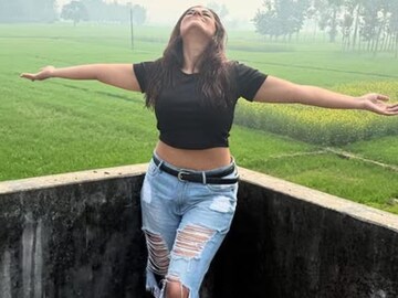 বিয়ে মিটতেই প্রেমিকার কাছে ছুটে যান অভিনেতা, নববধূর কাছে আসে ফোন, ‘আমি গর্ভবতী...’