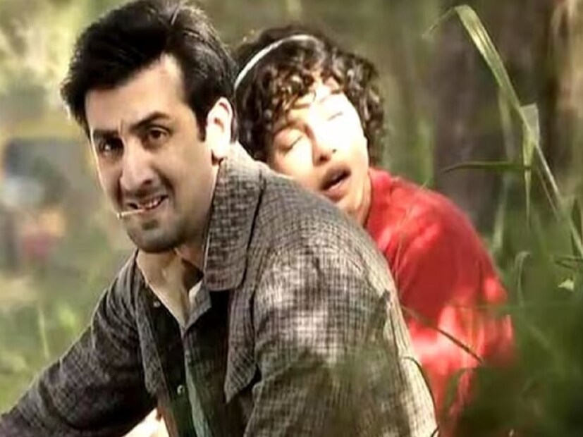 মারফি ওরফে বরফি (রণবীর কাপুর), ঝিলমিল (প্রিয়াঙ্কা চোপড়া) এবং শ্রুতি (ইলিয়ানা ডিক্রুজ)-এই তিন চরিত্রকে কেন্দ্র করেই এগিয়েছিল ছবির গল্প। রণবীর কাপুর ছিলেন নায়কের ভূমিকায়। অথচ নায়কের চরিত্রটি মূক এবং বধির। আর সবথেকে মজার বিষয় হল, ছবিতে একটিও ডায়লগ ছিল না রণবীরের। 