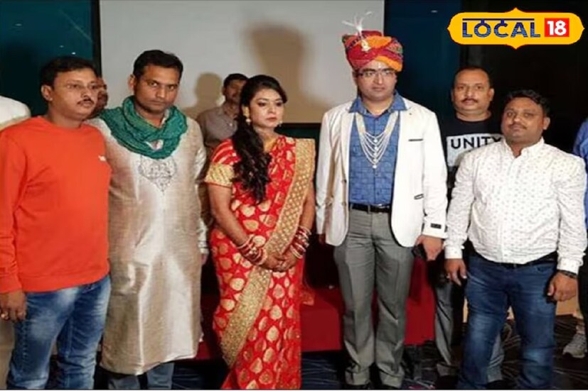 গ্রামের স্কুলেই অষ্টম শ্রেণী পর্যন্ত পড়াশোনা করেছেন। তারপর তাঁর পরিবার চলে যায় জয়পুর। সেখানেই থিতু হয়। সঞ্জয় জয়পুর থেকেই স্নাতক হন। এরপর রাজস্থান ইউনিভার্সিটি থেকে এলএলবি করেন। তারপর চলে যান দিল্লি। সেখানে ইউপিএসসি-এর প্রস্তুতি শুরু করেন।