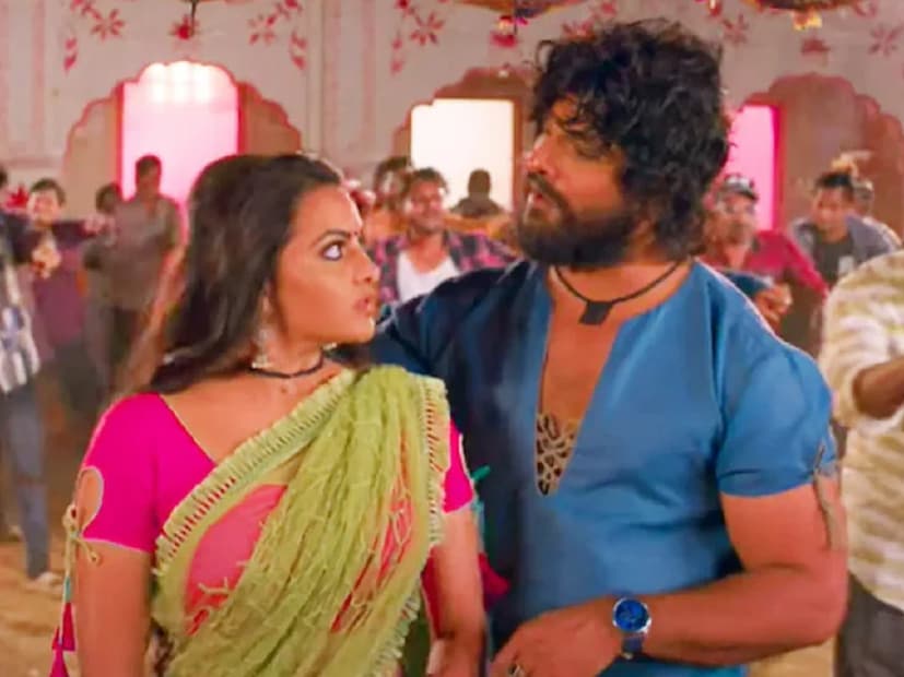 এই ছবির প্রযোজক সুধীর সিং বলেন যে, “ডান্স খুবই ভাল একটা ছবি। আমরা চাই যে, আরও আরও দর্শক যেন এই ছবিটি দেখতে আসেন। প্রথমে বিহার এবং ঝাড়খণ্ডে মুক্তি পাবে এই ছবিটি। এরপরে অন্যান্য জায়গাতেও মুক্তি পাবে ছবিটি।” খেসারিলাল যাদবের পাশাপাশি এই ছবিতে গুরুত্বপূর্ণ ভূমিকায় অভিনয় করবেন শাহওয়ার আলি, দেব সিং, সমর্থ চতুর্বেদী, পাপ্পু যাদব, মহেশ আচার্য, বিজয়লক্ষ্মী, শ্রদ্ধা নভল, জে নীলম, প্রেম দুবে, জেপি সিং, গৌরী শঙ্কর, মাহি খান, চাহত এবং আরিয়ান বাবুর মতো হিন্দি ছবির জনপ্রিয় অভিনেতা-অভিনেত্রীরা। ডান্স ছবির পিআরও-র দায়িত্ব সামলাচ্ছেন সঞ্জয় ভূষণ পাটিয়ালা। 