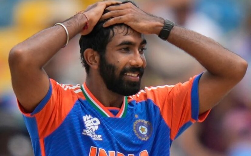 প্রাসাদোপম বাড়ি: মুম্বইয়ের পাশাপাশি আহমেদাবাদেও রয়েছে বুমরাহর বাড়ি। তাঁর মুম্বইয়ের বাড়িটির দাম প্রায় ২ কোটি টাকা। আর আহমেদাবাদের বাড়িটির দাম প্রায় ৩ কোটি টাকা। 