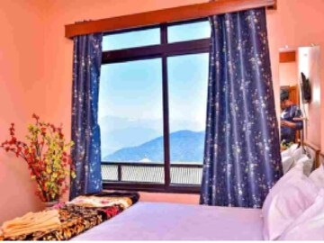 দার্জিলিংয়ের হোটেলে কী কাণ্ড, নিয়মিত পুলিশ ঘুরছে হোটেলে-হোটেলে, যাচ্ছেন নাকি