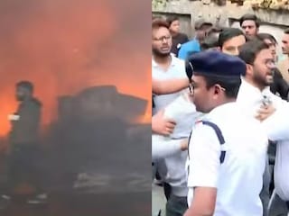 অগ্নিকাণ্ডের দায় কার? তৃণমূল কাউন্সিলরকে নিয়ে অভিযোগ মেয়রের কাছে, নারকেলডাঙায় তুমুল উত্তেজনা