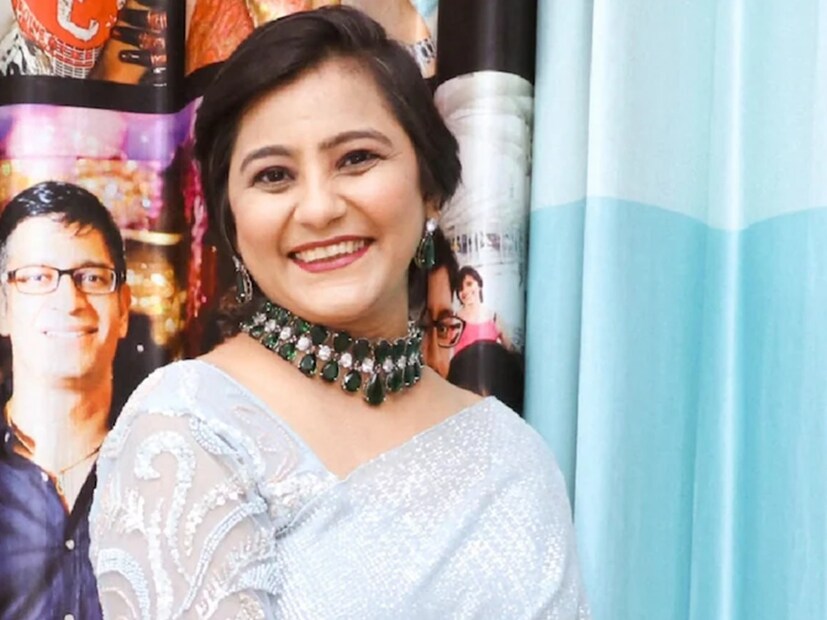 রজনী জৈন তথা চাটোরি রজনী একজন সফল ফুড কন্টেন্ট ক্রিয়েটর। মাড়ওয়ারি পরিবারের এই ভ্লগার ২০০৩ সালে কলেজের পাঠ শেষ করেন। এরপর ৩ মাসের জন্য কাস্টোমার কেয়ারে চাকরি করেছেন। এরপর ১১ মাসের জন্য এয়ারটেলের কাস্টোমার কেয়ারে কাজ করেছেন রজনী। কিন্তু তাঁর মা এবং পরিবারের সদস্যরা চাননি যে, তিনি চাকরি করুন। একপ্রকার পরিবারের চাপেই চাকরি ছাড়তে বাধ্য হন রজনী। তিনি জানিয়েছেন, এরপর ২০০৪ সালে রান্নার ক্লাস করাতে শুরু করেন। নিজের বাড়িতেই রান্না এবং মেহেন্দির ক্লাস করাতেন রজনী। বহু বছর ধরে এই কাজ করেছেন। 