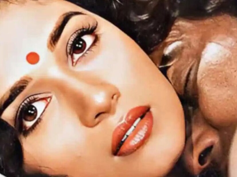নব্বইয়ের দশকের জনপ্রিয় অভিনেত্রীর ক্যারিশ্মার জাঁদুতেই কাত আট থেকে অষ্টাদশী।  তার চোখের ইশারাতেই ঘুম উড়েছে একাধিক পুরুষদের। শরীর বিহঙ্গে আজও তিনি টেক্কা দিতে পারেন নিউকামারদের।
