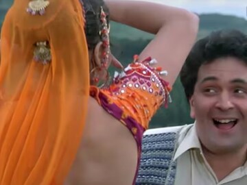 বাবা-ছেলে কাউকেই ছাড়েননি! দু'জনের সঙ্গেই প্রেম করেছেন এই সেক্সবম্ব! ঋষি কাপুরের সঙ্গে...