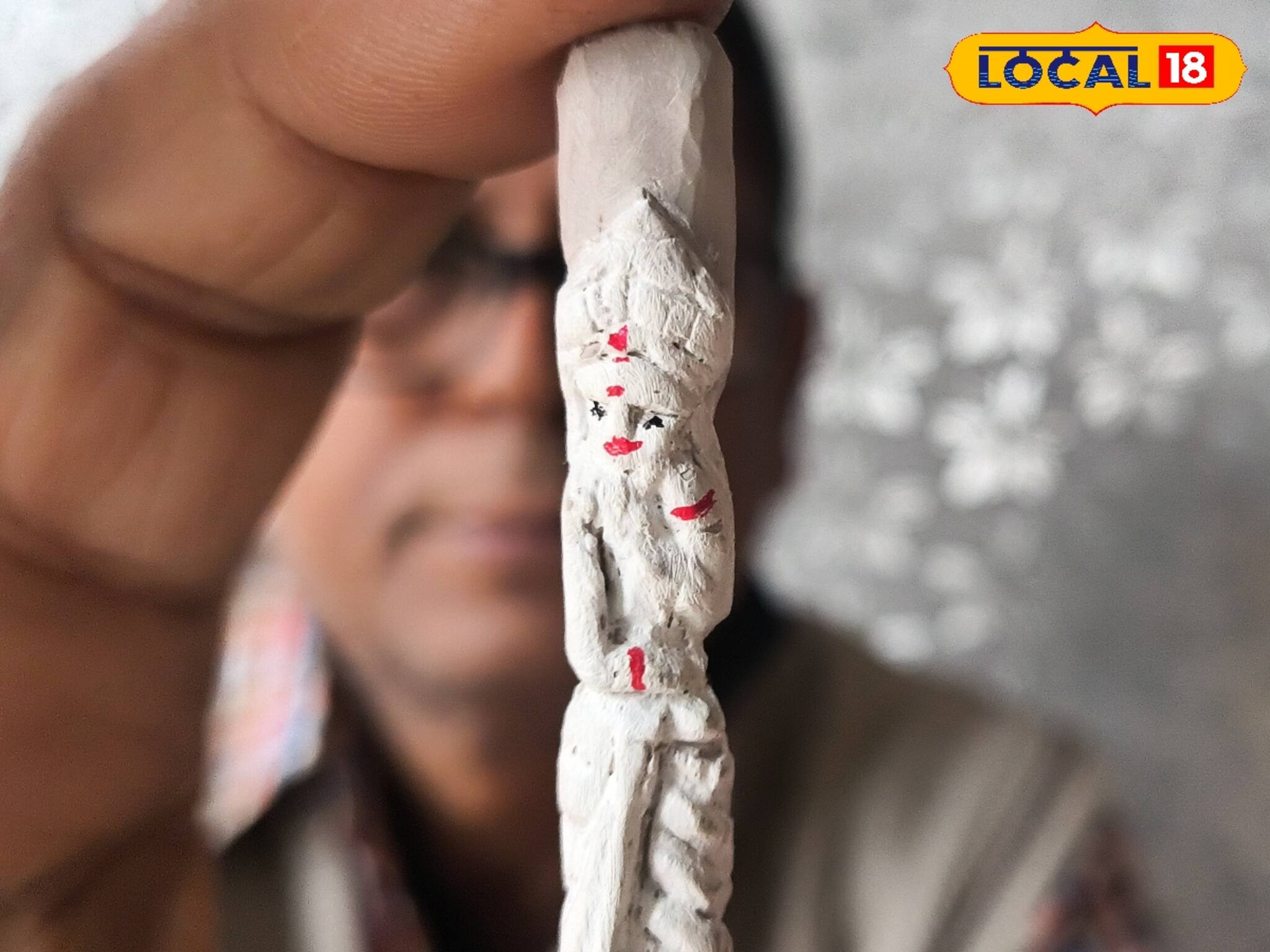 পেন্সিলের মধ্যে সব থেকে ছোট সরস্বতী মূর্তি তৈরি করলেন বাঁকুড়ার শিল্পী