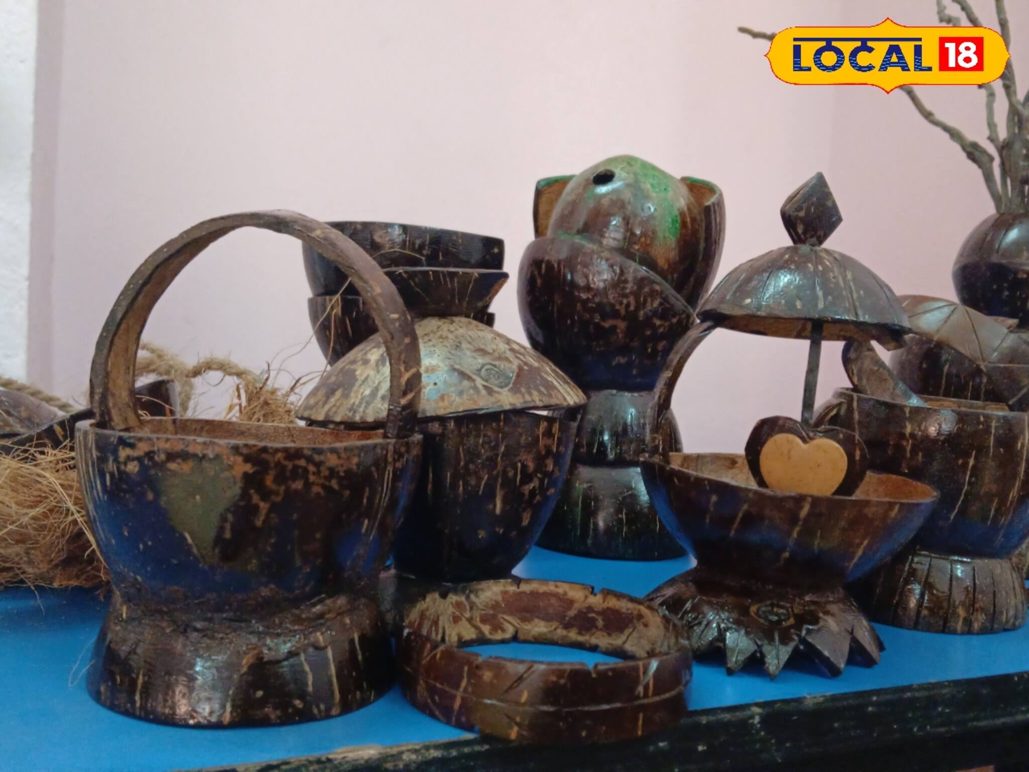 নারকেল খাওয়া হওয়ার পর মালাটা জাস্ট ফেলে দেন, ওই থেকেই আয় করুন হাজার হাজার টাকা