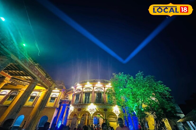 কারুকাজ করা থাম, চওড়া দেওয়াল। বর্ধমানের নীলপুরের বর্ধিষ্ণু ঘোষ পরিবারের মুচিরাম ঘোষ পান বাঁকুড়ায় জমিদারি