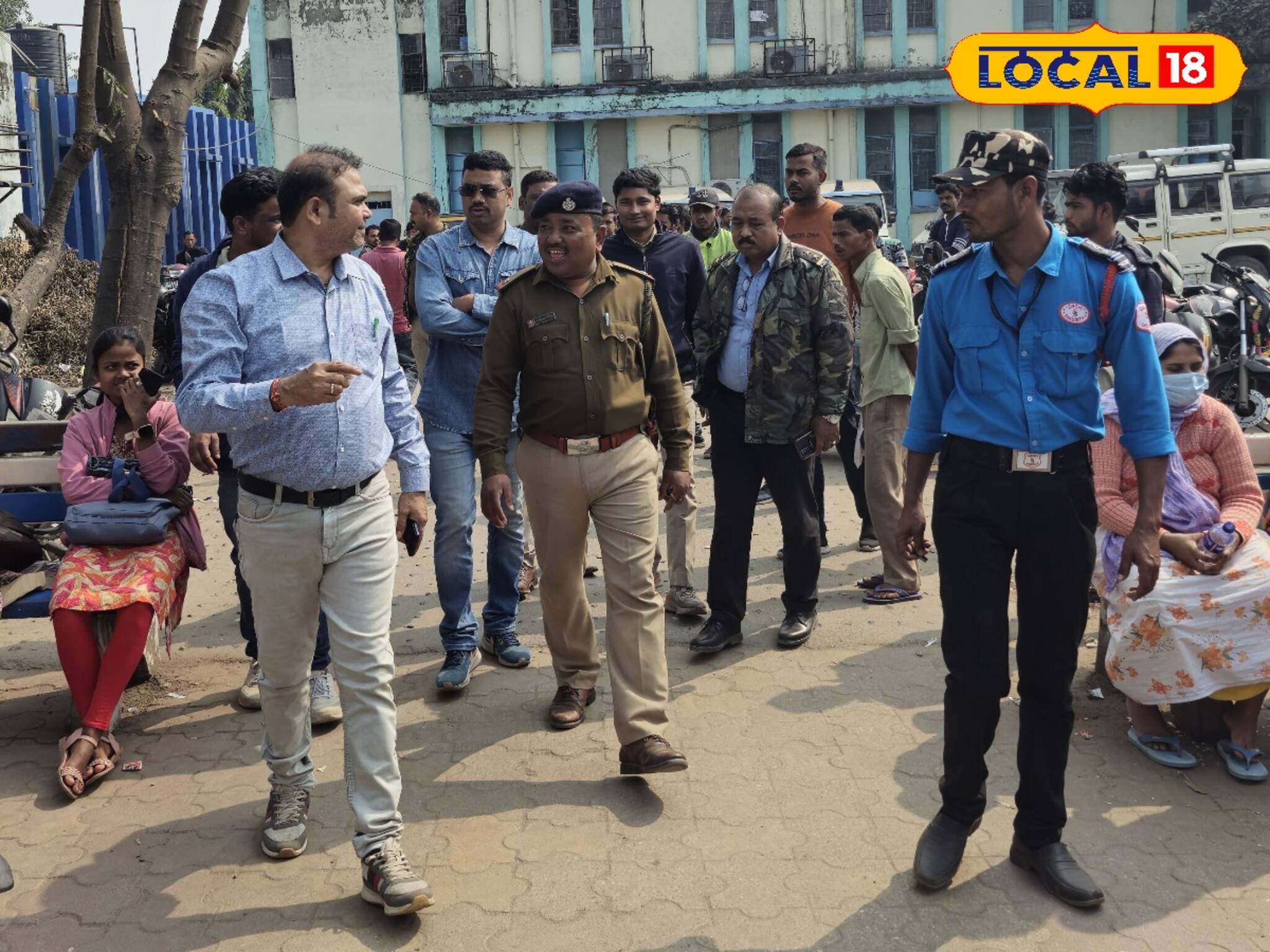 উত্তরবঙ্গ মেডিক্যালে বুলডোজার নিয়ে আচমকা হাজির পুলিশ! ফিনিশ করে দেওয়া হল অসাধু ব্যবসায়ীদের