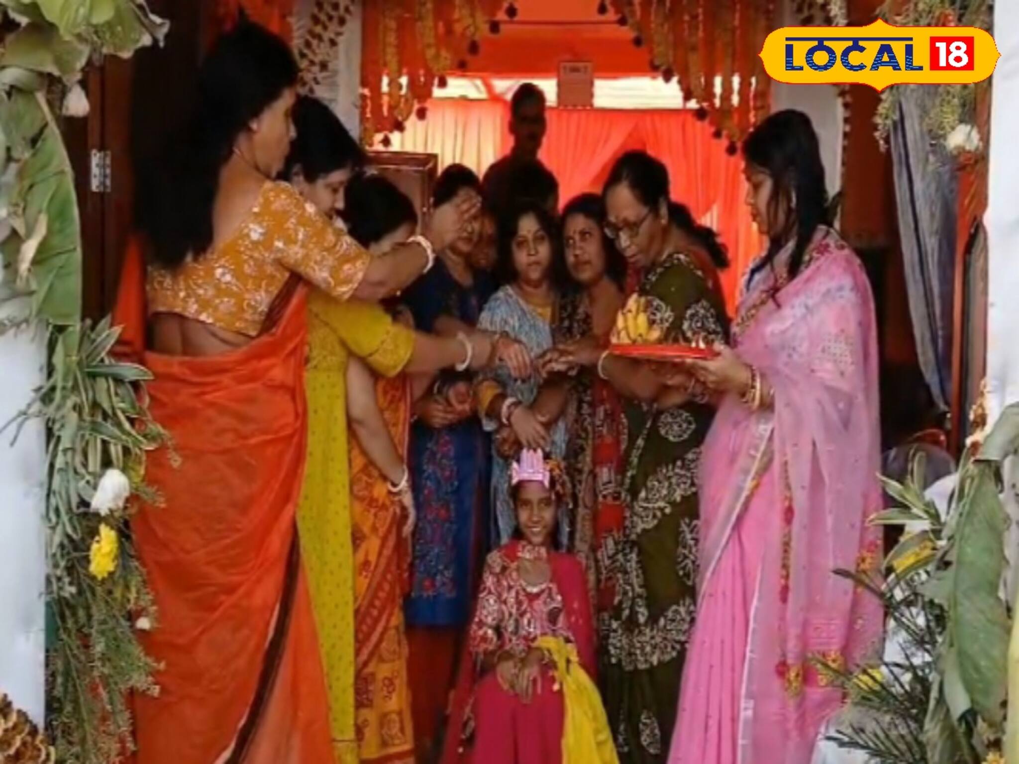 উপনয়ন অনুষ্ঠানে পৈতে ধারণ করল ৯ বছরের মেয়ে, ছক ভাঙা অনুষ্ঠানে বাজিমাত মালদহের দম্পতির