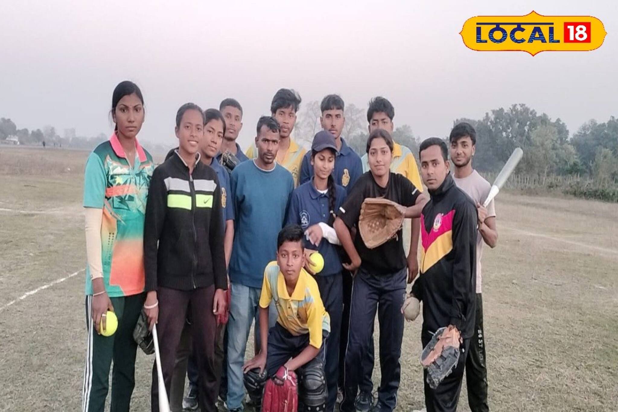 বিদেশি খেলা সফট বলে বাংলা দলে মালদহের দশজন! বাড়ছে 'নতুন' খেলায় আগ্রহ