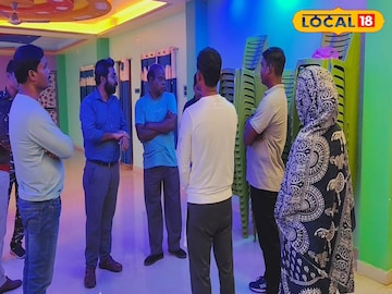 East Medinipur News: ঝলমলে আলো, ফুল দিয়ে সাজানো গেস্ট হাউস! আচমকা বিয়েবাড়ির সব বদলে গেল পুলিশি হানায় East Medinipur News: ঝলমলে আলো, ফুল দিয়ে সাজানো গেস্ট হাউস! আচমকা বিয়েবাড়ির সব বদলে গেল পুলিশি হানায়