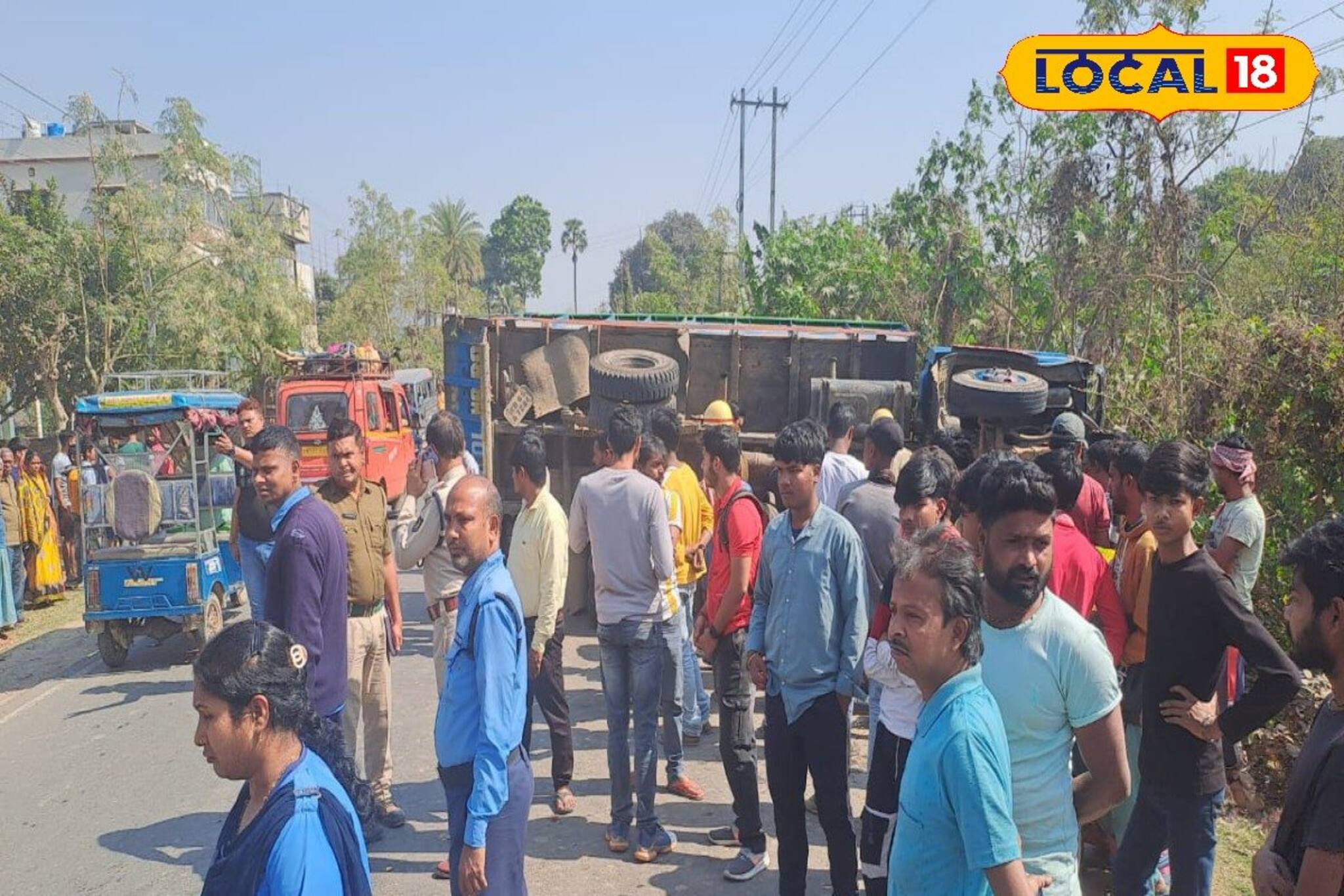 পুণ্যস্নান সেরে ফেরার পথেই ভয়াবহ দুর্ঘটনা... চরম বিপদে ১৫ জন পুণ্যার্থী
