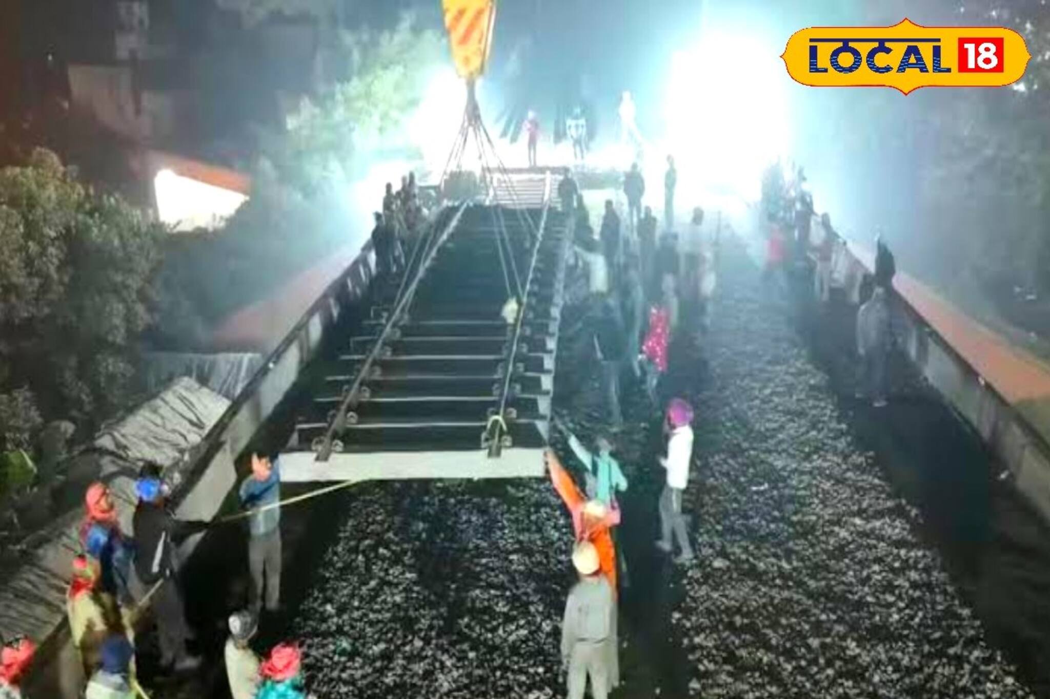 রেলযাত্রীদের জন্য দারুণ সুখবর! শিয়ালদহ শাখায় দ্বিগুণ হল ট্রেনের গতিপথ, বাঁচবে সময়?