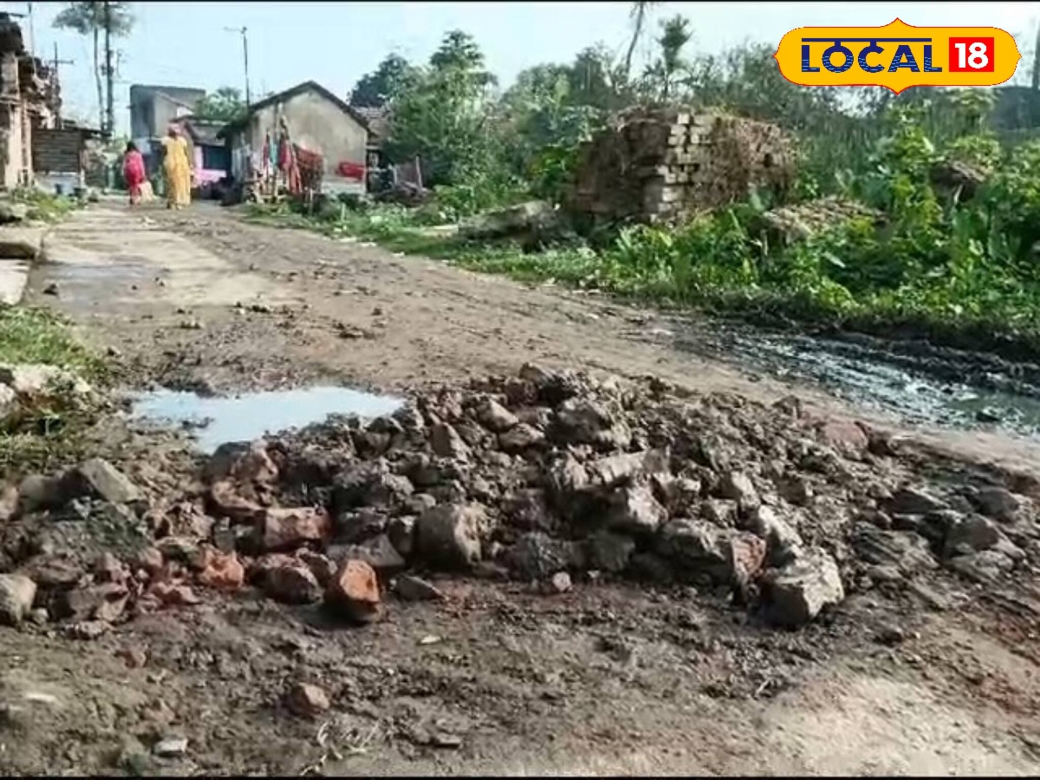 জমা জলে বাড়ছে মশার উপদ্রব সঙ্গে বেহাল রাস্তায় ব্যাহত বৈদ্যবাটীর জনজীবন