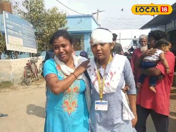 Madhyamik Examination 2025: মাধ্যমিক দিতে যাওয়ার পথেই মারাত্মক দুর্ঘটনা! টোটোতে প্রবল গতিতে ধাক্কা বাইকের, হাসপাতালে ২ পরীক্ষার্থী Madhyamik Examination 2025: মাধ্যমিক দিতে যাওয়ার পথেই মারাত্মক দুর্ঘটনা! টোটোতে প্রবল গতিতে ধাক্কা বাইকের, হাসপাতালে ২ পরীক্ষার্থী