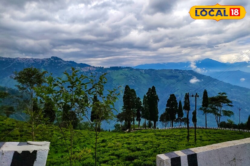 হাওয়া অফিসের পূর্বাভাস অনুযায়ী আগামী কয়েকদিন উত্তরবঙ্গ জুড়ে হাড় কাঁপানো ঠান্ডার পরেই উষ্ণতার ছোঁয়ায় ঢাকবে পাহাড় থেকে সমতল।চলতি সপ্তাহে ফের একবার তুষার পাতের সম্ভাবনা শৈল শহর দার্জিলিংয়ে।