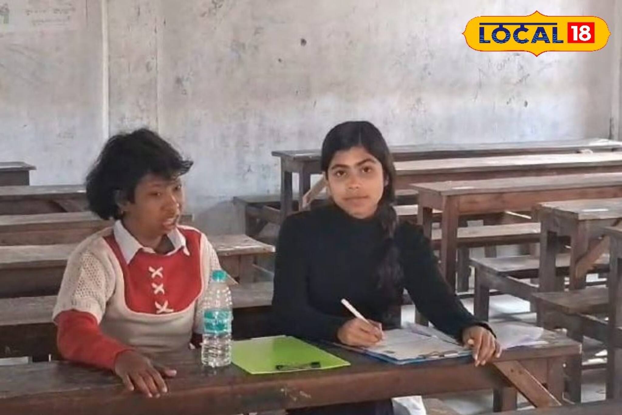 বিশেষভাবে সক্ষম দুই পরিক্ষার্থীর পাশে স্কুলের জুনিয়র বোনেরা