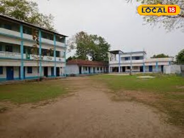 Madhyamik Exam 2025: মর্মান্তিক! মাধ্যমিকের মাঝেই পরীক্ষার্থীর মৃত্যু! শোকের ছায়া জলপাইগুড়িতে, কী হয়েছিল? Madhyamik Exam 2025: মর্মান্তিক! মাধ্যমিকের মাঝেই পরীক্ষার্থীর মৃত্যু! শোকের ছায়া জলপাইগুড়িতে, কী হয়েছিল?