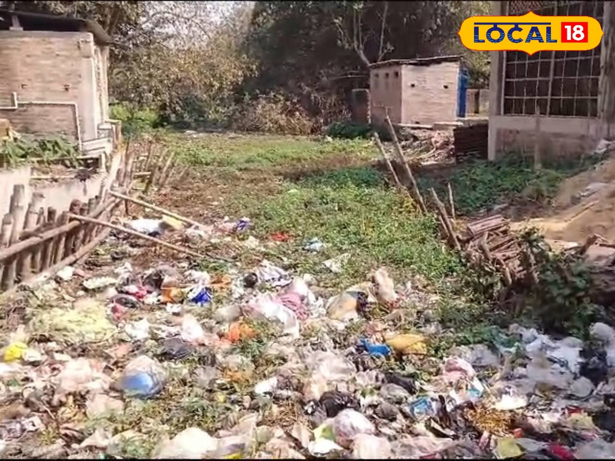 ১০ মিনিটের বৃষ্টিতেই খেলা! একটি খালই যত কাণ্ড ঘটাচ্ছে বাঁকড়ায়