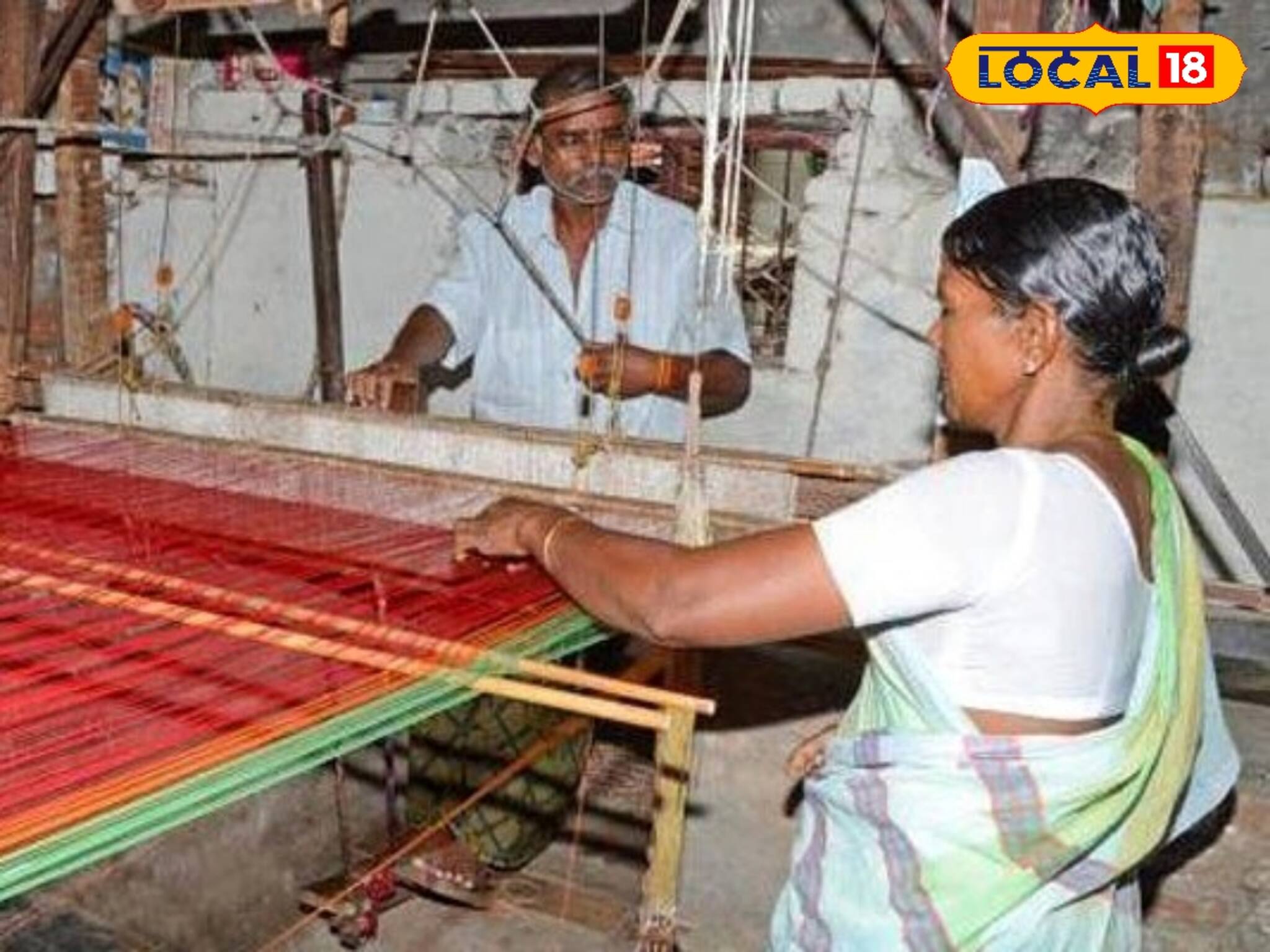 শান্তিপুরের তাঁতের শাড়ি চেনাতে হবে গোটা বিশ্বকে! তাঁতিদের ঘরে ছেলেমেয়েরা তাই যা করছে...!