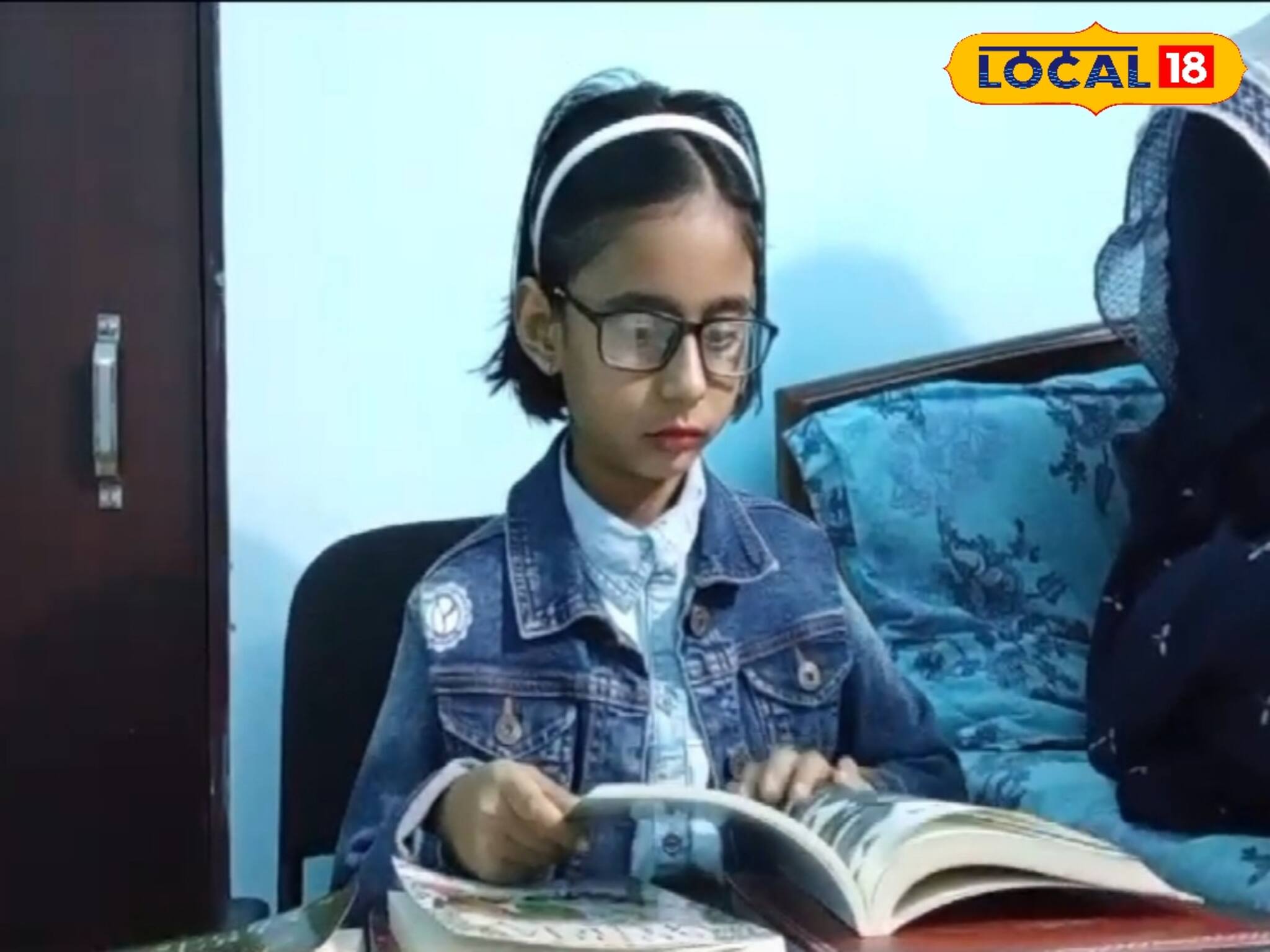 ৮ বছরের আরুহীর লেখা ৩৫টি গল্প সারা ফেলেছে ব্যাপকহারে! শিশুর এমন প্রতিভা এক অন্য নজির