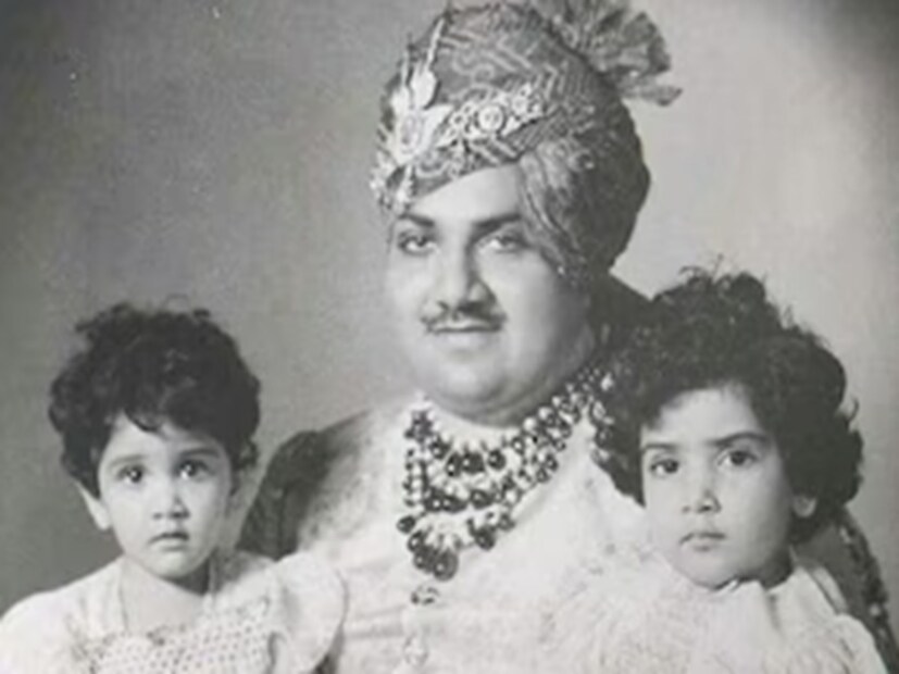 প্রতিভাবান শাসক মহারাজা হনওয়ান্ত সিং: মহারাজা হনওয়ন্ত সিংয়ের জন্ম ১৯২৩-এ। তারুণ্যে পা রাখামাত্রই ১৯৪৩ সালে ধ্রাংগাধরা রাজ্যের রাজকুমারী কৃষ্ণা কুমারীর সঙ্গে বিয়ের পিঁড়িতে বসেছিলেন ৬ ফুট লম্বা এই সুদর্শন মহারাজ। এরপর ১৯৪৭ সালে যোধপুরের ২৪-তম রাঠৌড় শাসক হয়েছিলেন তিনি। দুর্ধর্ষ প্রতিভাশালী এই ব্যক্তিত্ব অনেক কিছু জানতেন। জাদুবিদ্যাও জানতেন তিনি। এমনকী, ম্যাজিক সার্ডস ক্লাব অফ ৬০০-এর সদস্যপদও লাভ করেছিলেন। প্রচুর শখ ছিল মহারাজার। এমনকী শোনা যায় যে, বিমানে রীতিমতো স্টান্ট করে সর্দার বল্লভভাই প্যাটেলের অফিসার ভিপি মেননকে ভয় পর্যন্ত দেখিয়েছিলেন।