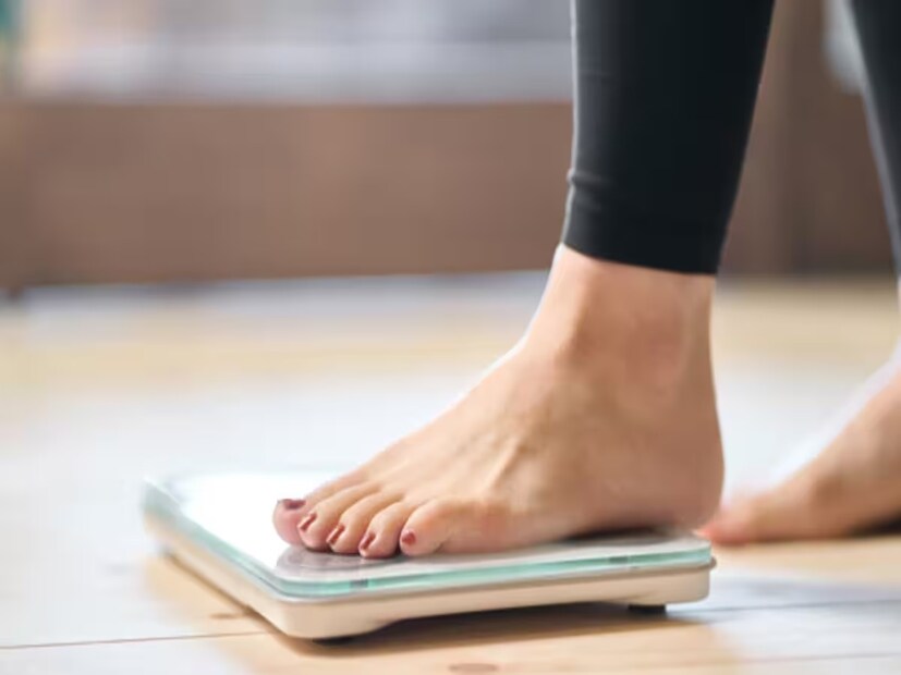 *BMI-যদি কারও BMI ১৮.৫ থেকে ২৪.৯-এর মধ্যে হয়, তবে তা নিখুঁত ওজন। কিন্তু কারও BMI ১৮.৫-এর নীচে হলে তাঁর ওজন কম, BMI ২৫ থেকে ২৯.৯-এর মধ্যে হলে তাঁর ওজন বেশি। একই সময়ে, যদি কারও BMI ৩০-এর বেশি হয় তবে তার অর্থ হল তিনি স্থূলতায় ভুগছে। সংগৃহীত ছবি।