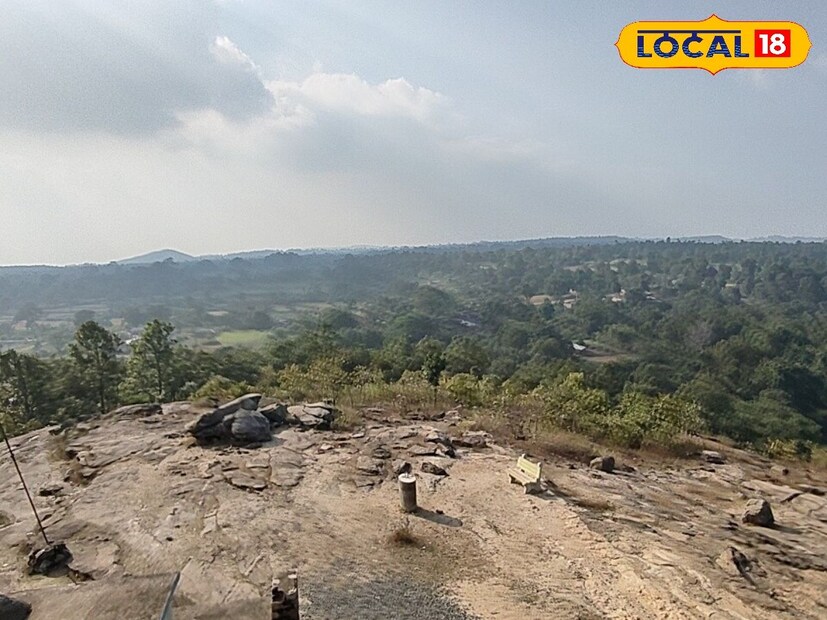 তাপমাত্রার পারদ চড়ছে প্রতিনিয়ত তার মধ্যেই ফের শীতের দাপট। একেবারে শেষ মুহূর্তে শীতের অনুভূতি হবে আরও একবার দক্ষিণের জেলাগুলিতে। জেলা পুরুলিয়ার তাপমাত্রা বেশ খানিকটা নিম্নমুখী হবে। এইদিন পুরুলিয়া সর্বোচ্চ তাপমাত্রার পারদ থাকতে পারে ৩০ ডিগ্রি সেলসিয়াস ও সর্বনিম্ন তাপমাত্রার পারদ থাকতে পারে ১২ ডিগ্রি সেলসিয়াস বলে জানা গিয়েছে হাওয়া অফিস সূত্রে। তাপমাত্রার পারদ চড়ছে প্রতিনিয়ত তার মধ্যেই ফের শীতের দাপট। একেবারে শেষ মুহূর্তে শীতের অনুভূতি হবে আরও একবার দক্ষিণের জেলাগুলিতে। জেলা পুরুলিয়ার তাপমাত্রা বেশ খানিকটা নিম্নমুখী হবে। এইদিন পুরুলিয়া সর্বোচ্চ তাপমাত্রার পারদ থাকতে পারে ৩০ ডিগ্রি সেলসিয়াস ও সর্বনিম্ন তাপমাত্রার পারদ থাকতে পারে ১২ ডিগ্রি সেলসিয়াস বলে জানা গিয়েছে হাওয়া অফিস সূত্রে।