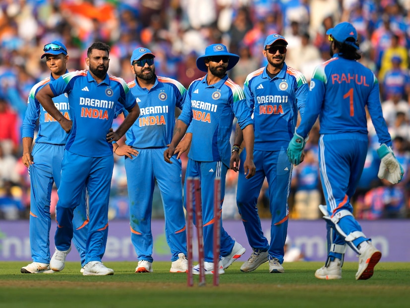  ২০১৭ সালে শেষবার চ্যাম্পিয়ন্স ট্রফি আয়োজন করা হয়েছিল। ২০২৫ চ্যাম্পিয়ন্স ট্রফিতে ভারত-বাংলাদেশের ম্য়াচ। ২৩ ফেব্রুয়ারি পাকিস্তানের বিরুদ্ধে নামবে ভারতীয় দল। এর পর ২ মার্চ নিউজিল্যান্ডের বিরুদ্ধে লিগ পর্যায়ের শেষ ম্য়াচ খেলতে হবে টিম ইন্ডিয়াকে।