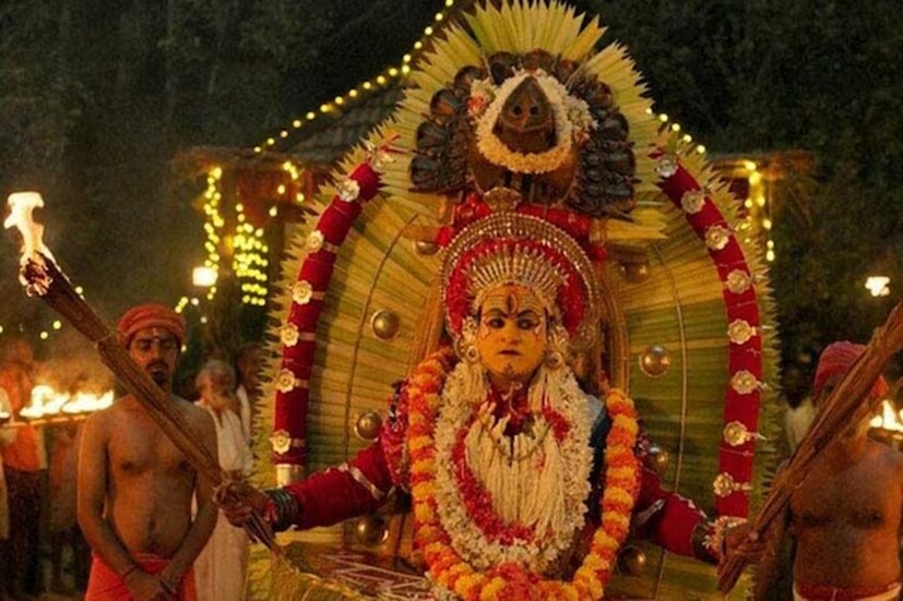কর্ণাটকের উপকূলবর্তী এলাকার উপজাতি সম্প্রদায়ের পরম্পরাগত নিয়মরীতি পালন এবং বিশ্বাসের উপর ভিত্তি করেই তৈরি হয়েছিল ‘কানতারা’। আর এই ছবির সাফল্যের চাবিকাঠি লুকিয়ে আছে এর বিষয়বস্তুর মধ্যেই। ঋষভ শেঠি পরিচালিত এই ছবিটি মোট ৩৪টি পুরস্কারের জন্য মনোনীত হয়েছে। আর তার মধ্যে ২১টি পুরস্কার জিতেছে। এর মধ্যে রয়েছে ৪টি জাতীয় পুরস্কারও। 