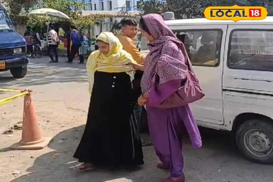 প্রসব যন্ত্রণার মধ্যে হাসপাতালের বে়ডে বসে পরীক্ষা