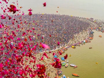 ৩ লাখ কোটি টাকার ব্যবসা! অযোধ্যা-বারাণসীরও লক্ষ্মীলাভ,ধর্ম আর অর্থনীতির মেলবন্ধন মহাকুম্ভে