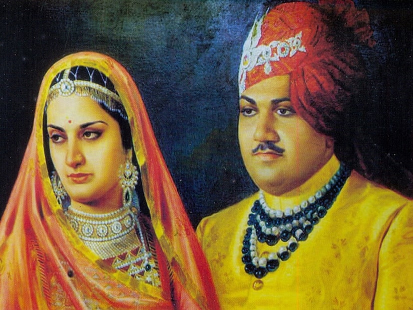 নিত্য কলহ: মহারানি স্যান্ড্রার সঙ্গে হনওয়ন্তের বনত না। ঝগড়া হত। ঝামেলা বাড়তেই বিবাহবিচ্ছেদ নিয়ে ব্রিটেন ফিরে যান স্যান্ড্রা। বিচ্ছেদের প্রেক্ষিতে প্রচুর টাকা নিয়েছিলেন তিনি। আসলে স্যান্ড্রার মনে হয়েছিল দ্বিতীয় স্ত্রী হিসেবে কোনও অধিকারই পাচ্ছেন না তিনি। বিদেশি হওয়ায় ষড়যন্ত্রের শিকার হচ্ছেন। ফিরে গিয়ে নার্স হিসেবে কাজ শুরু করেন। তবে আর কখনওই বিয়ে করেননি। ৬২ বছর বয়সে ক্যানসারে মৃত্যু হয়েছে তাঁর। Photo: Collected