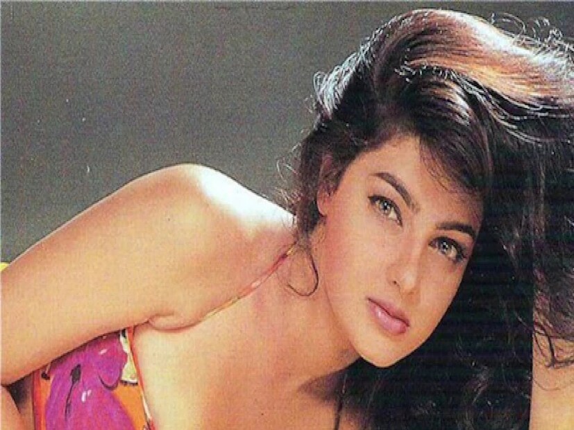 মহাকুম্ভের মধ্যে এই ধরনের বিতর্কে তোলপাড় তোলা মমতা কুলকার্নি ইন্টারভিউতে জানিয়েছেন যে তিনি হঠাৎ করেই আধাত্ম্যের পথে এসেছেন তা নয়৷ এর প্রমাণ দিতে তিনি নিজের বলিউড সিনেমার সময় থেকে নানা কথা বলেছেন৷