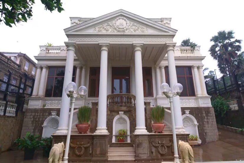 সূত্রের খবর, শাহরুখ আগামী ৩৬ মাসের জন্য জ্যাকি ভাগনানিদের সঙ্গে চুক্তিবদ্ধ হয়েছেন। তবে কেন ভাড়া নিলেন অভিনেতা, তা জানতে আগ্রহী সকলেই। File Photo