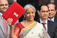 পদ্মশ্রী জয়ী শিল্পীর তৈরি মিথিলার শাড়ির সঙ্গে শালের যুগলবন্দিতে বাজেট পেশ অর্থমন্ত্রীর