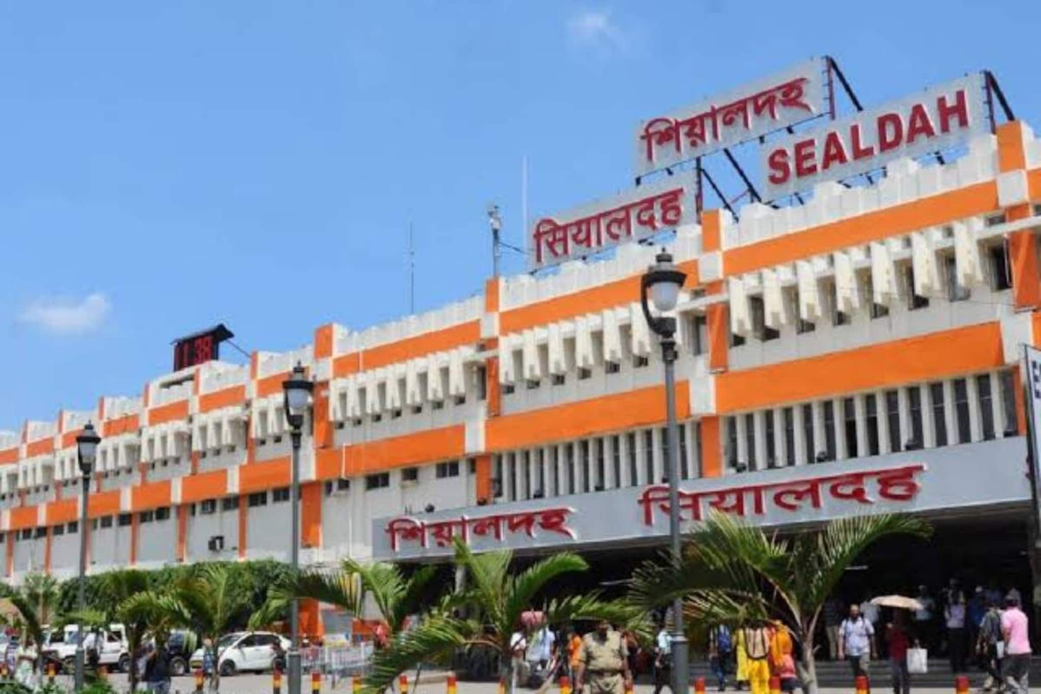 বিনা টিকিটে রেলযাত্রা ক্রমশ বাড়ছেই! অভিযান চালিয়ে রেকর্ড আয় শিয়ালদহ ডিভিশনের