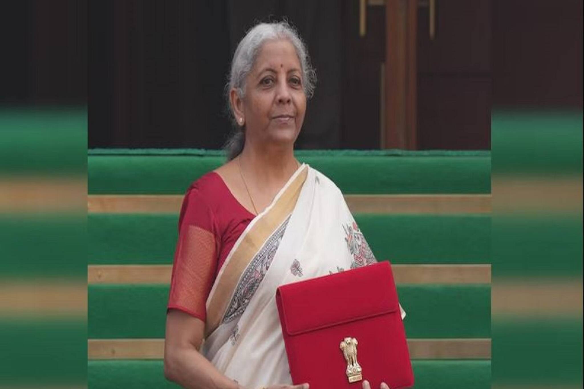 আগামী সপ্তাহেই সংসদে পেশ হবে নতুন আয়কর বিল! বাজেটে বড় ঘোষণা সীতারমণের