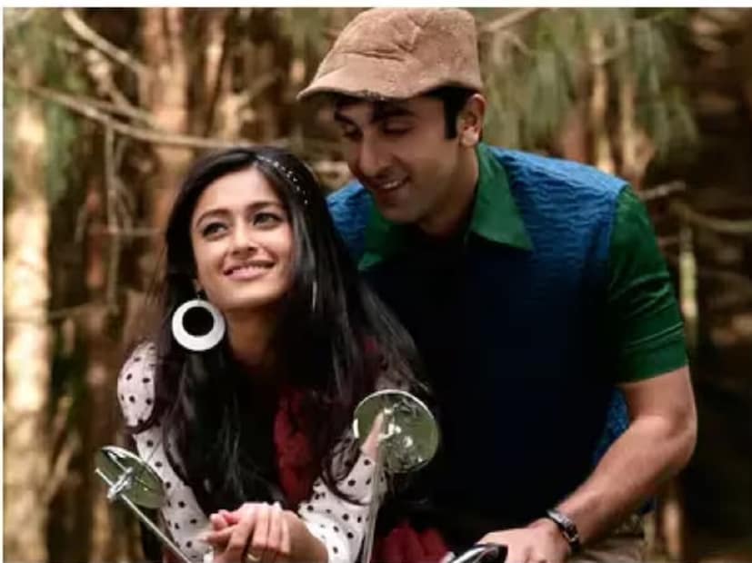 মুক্তির পরেই প্রচুর পুরস্কার জিতে নিয়েছিল ‘বরফি’। এই ছবিতে অভিনয়ের জন্য বেস্ট অ্যাক্টর ক্যাটাগরিতে ফিল্মফেয়ার অ্যাওয়ার্ড জিতেছিলেন রণবীর কাপুর। এমনকী ট্রেন্ডসেটার অফ দ্য ইয়ার অ্যাওয়ার্ড জিতে নিয়েছিল ‘বরফি’। রনি স্ক্রুওয়ালা জিতেছিলেন বেস্ট ফিল্ম, ইলিয়ানা ডিক্রুজ জিতেছিলেন বেস্ট ডেবিউ অ্যাকট্রেস অ্যাওয়ার্ড, প্রীতম জিতেছিলেন বেস্ট মিউজিক ডিরেক্টর-বেস্ট ব্যাকগ্রাউন্ড স্কোর অ্যাওয়ার্ড। 