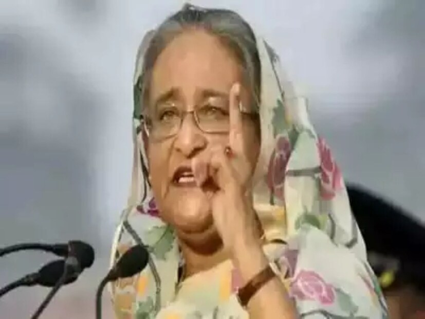 গত বছর পাঁচ আগস্ট ছাত্র জনতার গণঅভ্যুত্থানের মুখে দেশ ছেড়ে ভারতে অবস্থান নেন সাবেক প্রধানমন্ত্রী শেখ হাসিনা ও তার দলের নেতাকর্মীরা। আওয়ামী লীগের শীর্ষ নেতাদের অনেকে বিভিন্ন দেশে অবস্থান করছেন।