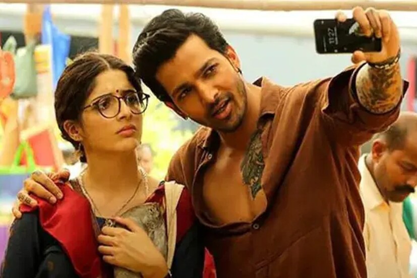 তবে ফের মুক্তি পেয়েছে হিন্দি ছবিটি। আর রি-রিলিজের পরেই বক্স অফিসে দেখা যায় ম্যাজিক! রীতিমতো ৫০ কোটি টাকা সংগ্রহ করে একটা বড়সড় রেকর্ড তৈরি করেছে এই ছবিটি। এতক্ষণে হয়তো সকলেই বুঝে গিয়েছেন কোন ছবির কথা বলা হচ্ছে। কথা হচ্ছে, ‘সনম তেরি কসম’ ছবিটির।
