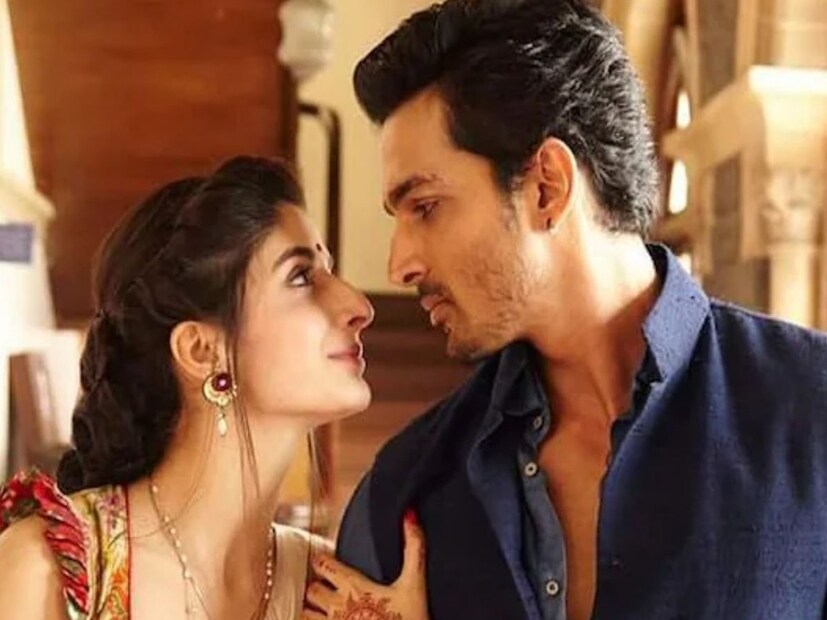 ২০১৬ সালে মুক্তির প্রায় ৯ বছর পরে চলতি বছরের ৭ ফেব্রুয়ারি রি-রিলিজ হয়েছে ‘সনম তেরি কসম’। একটি প্রেমকাহিনির উপর ভিত্তি করেই আবর্তিত হয়েছে ছবির গল্প। রি-রিলিজের পর দারুণ সাড়া মিলেছে দর্শকদের কাছ থেকে। 